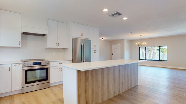 Building Photo - 4003 S Indian River Dr