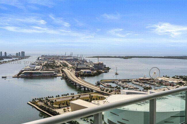 Building Photo - 900 Biscayne Blvd