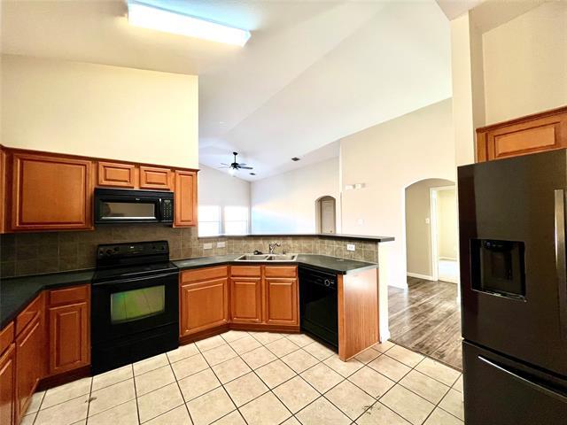 Building Photo - 1304 Columbus Ln