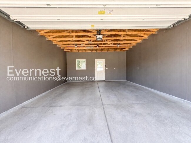 Building Photo - 2-Bed/1-Bath Home/Available Now!