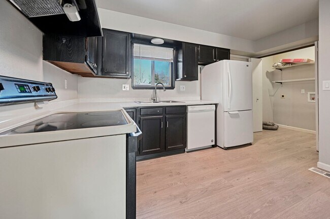 Building Photo - BG - GA6420