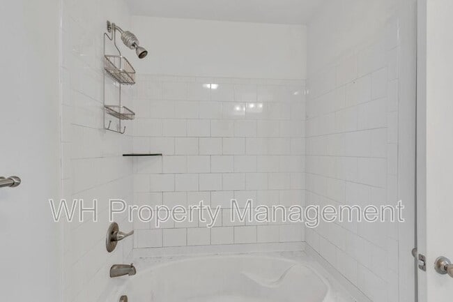 Building Photo - 1525 57th Ave N