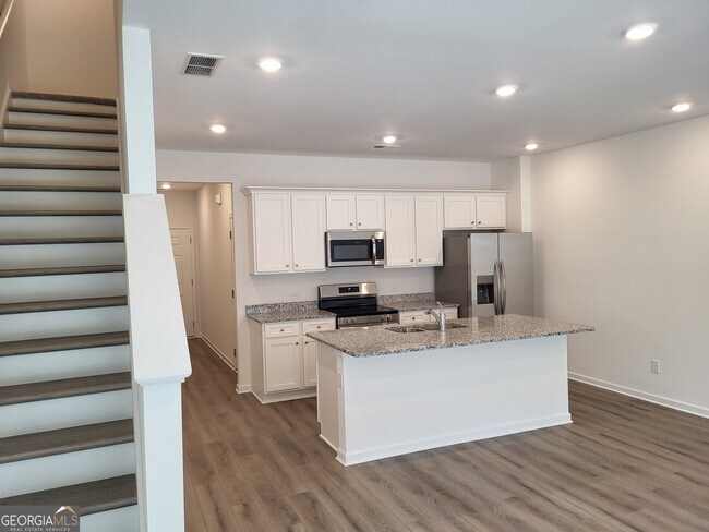 Building Photo - 248 Kenoot Dr