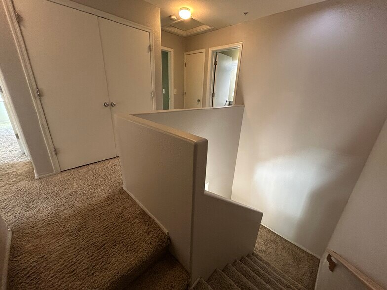 Building Photo - 8111 W Lynwood St