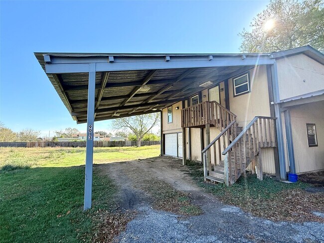 Building Photo - 9015 Puritan Way