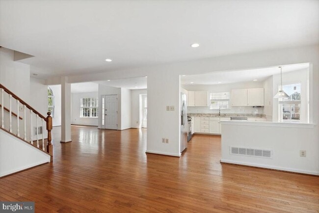 Building Photo - 146 Canterbury Ln