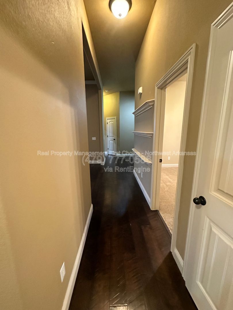 Building Photo - 2006 W Morter Pl