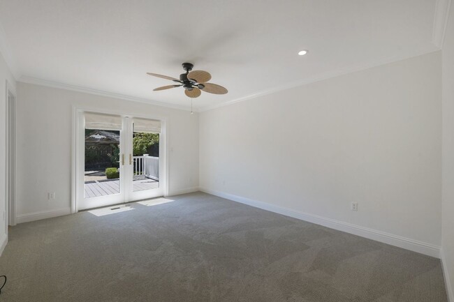 Building Photo - 5 Santa Victoria Ct