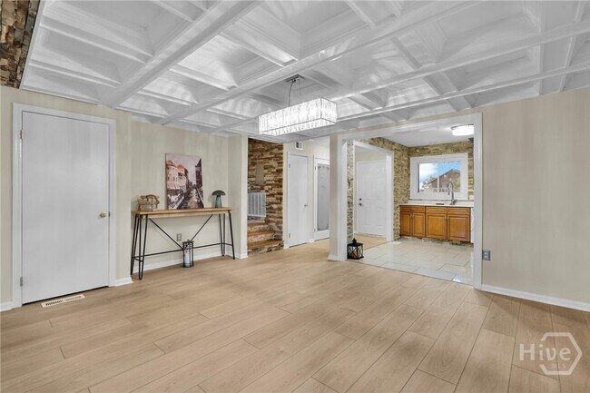 Building Photo - 12502 Apache Ave