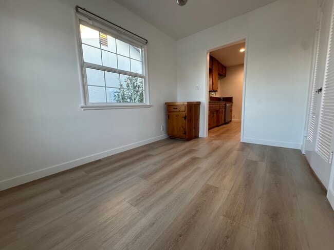 Building Photo - 22051 Vanowen St