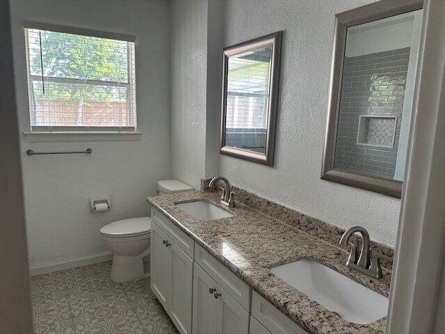 Building Photo - 119 Talisman St