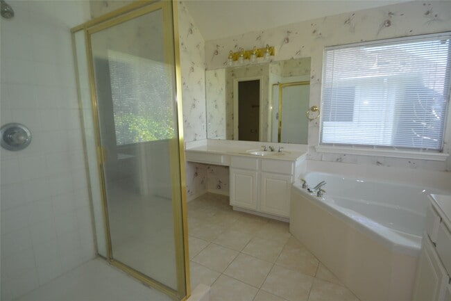 Building Photo - 15406 Amesbury Ln