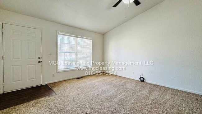 Building Photo - Creekwood Park Townhomes - Ask About our Reduced Rate with a 15 Month Lease!