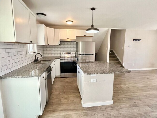 Building Photo - 7402 Treasure Trail Cir