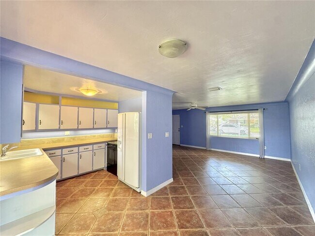 Building Photo - 2151 Datura St