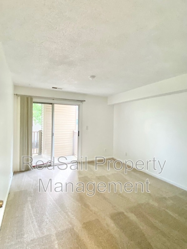 Building Photo - 568 Candle Ln