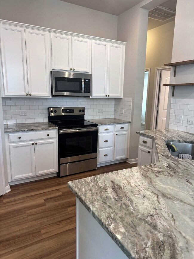 Building Photo - "Charming 3-Bedroom Retreat with 2 Baths in Bryan, TX – Cozy Comfort Awaits!"