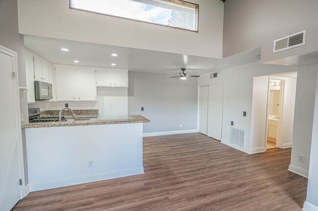 Building Photo - 2-Bedroom Condo with Community Amenities and Utilities Included in Canyon Country!