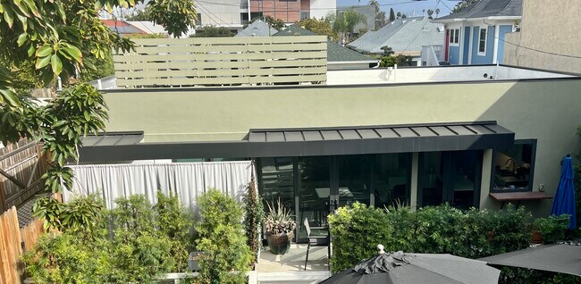 Guesthouse - 1321 9th St