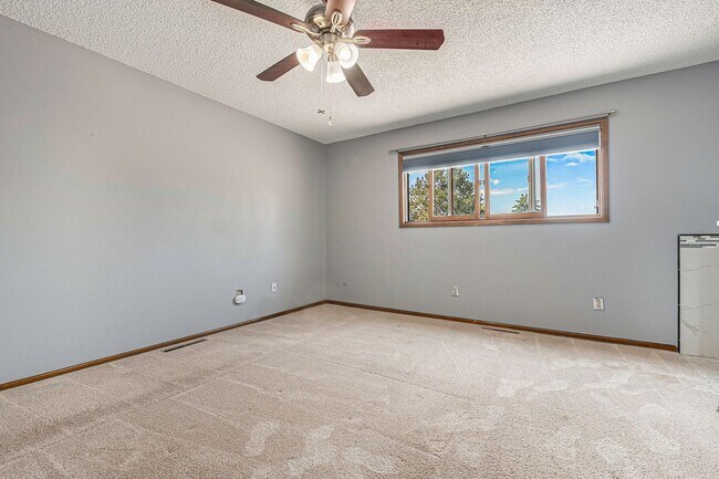 Building Photo - Big*Open*Private*Custom Home in Pinecliff D#20