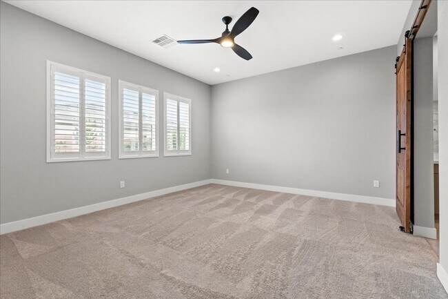 Building Photo - Fabulous Home!