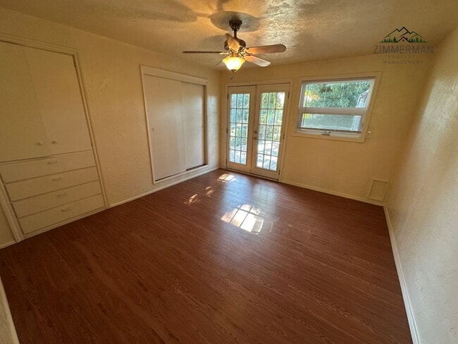 Building Photo - 3793-3795 Redwood Dr