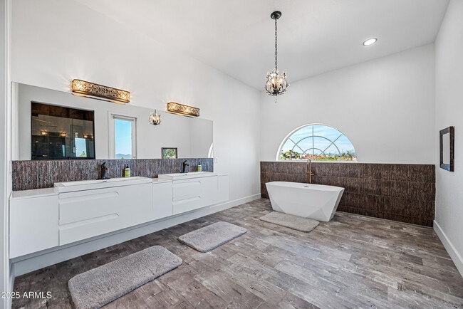 Building Photo - 15831 E Thistle Dr