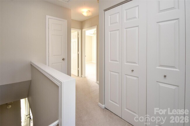 Building Photo - 3148 Mannington Dr