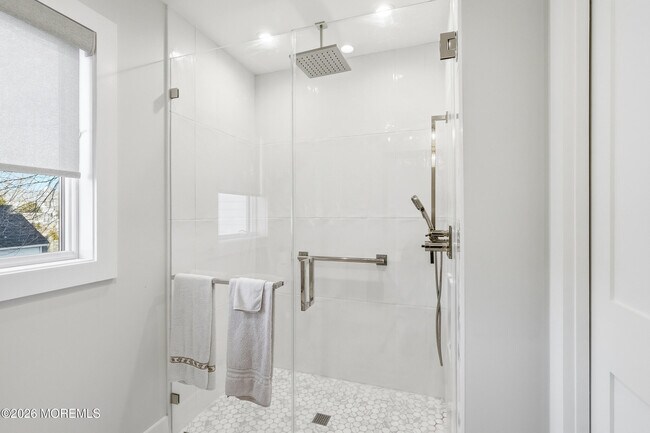 Building Photo - 8 Jackson Ct