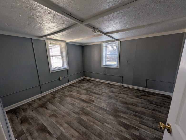 East Bedroom - 1710 Jefferson St