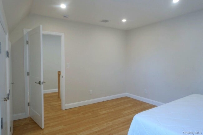 Building Photo - 3380 Weidner Ave