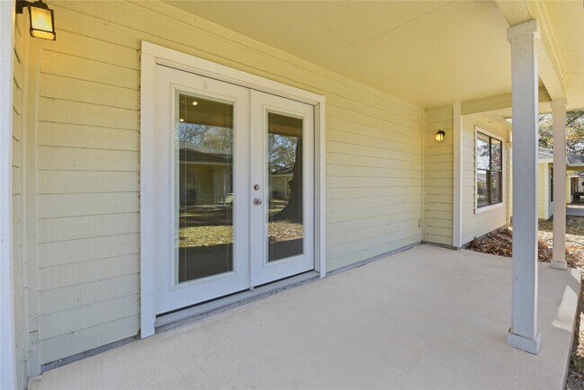 Building Photo - 3424 Balboa Cir