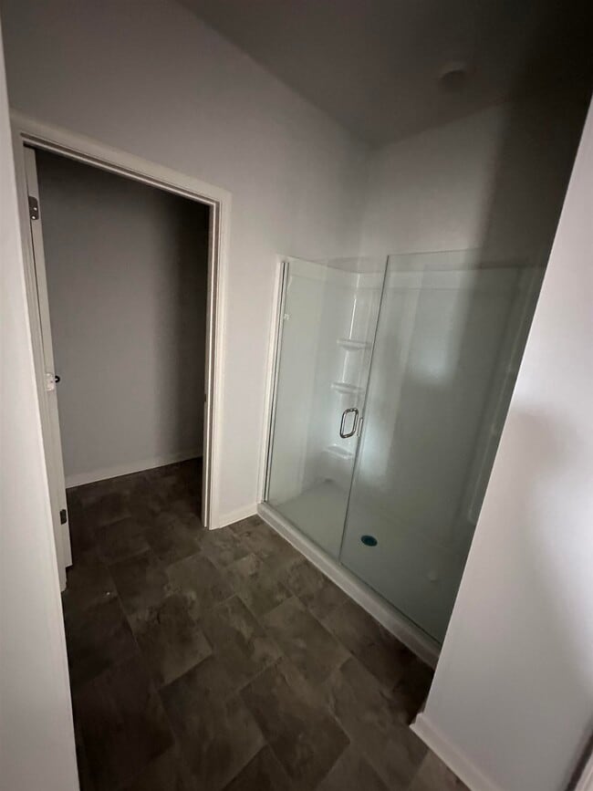 Building Photo - 90 Creek Fall Dr