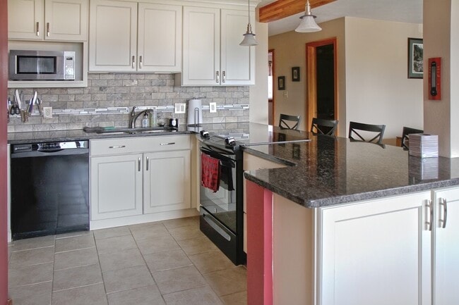 Building Photo - Timber Ridge Condo - 2 Bedroom/2 Bathrooms...