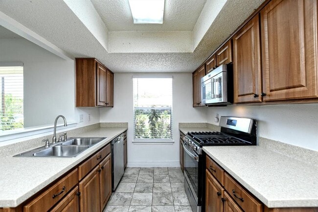 Building Photo - 301 Fawnfield Dr