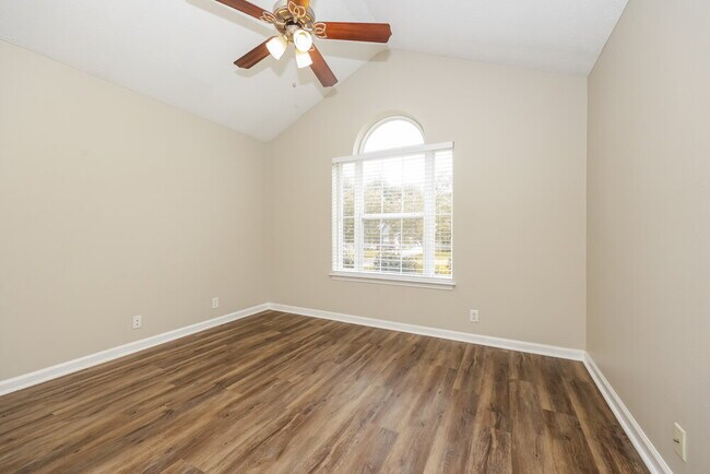 Building Photo - 872 Lavergne Ln