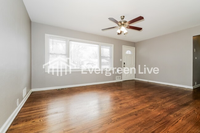 Building Photo - 7208 E 108th St