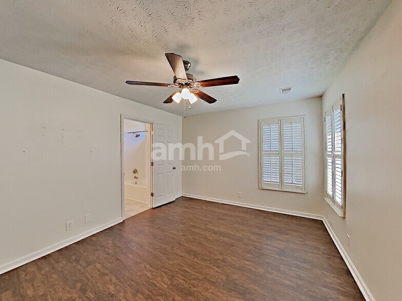 Building Photo - 7320 Middlebrook Cir