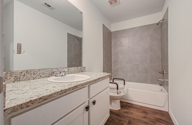 Building Photo - 752 Rd 5138