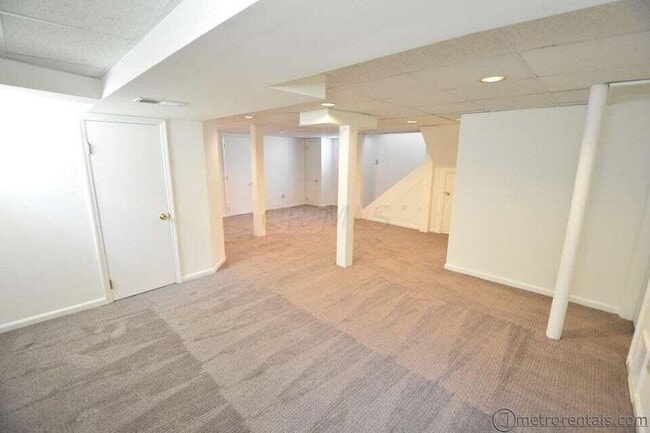 Building Photo - 445 Oakland Park Ave