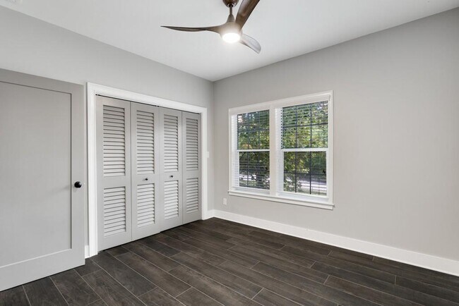 Building Photo - 240 Renaissance Pkwy NE