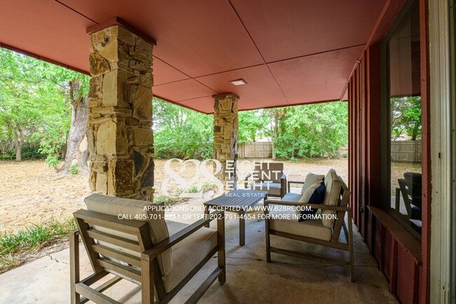 Building Photo - Talk About Unique! Must See 4 Bed/2 Bath S...