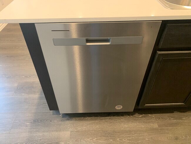 Building Photo - 402 Goliad St