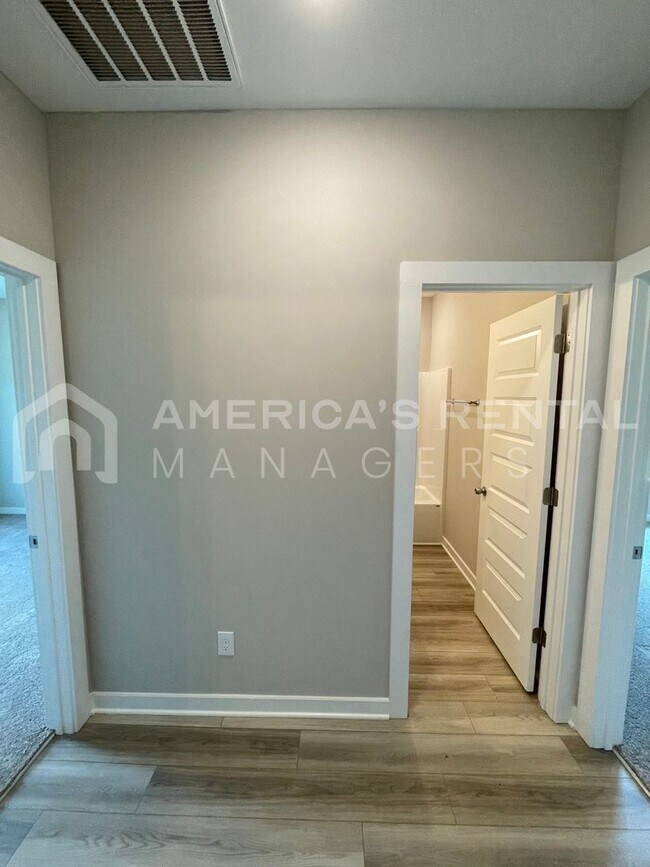 Building Photo - Home for Rent in Meridianville, AL!!! Avai...