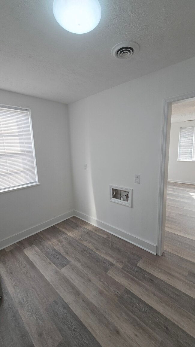 Building Photo - Monetta Apartments