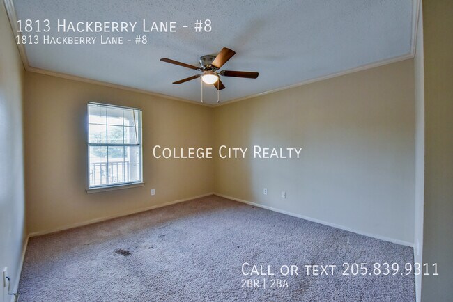 Building Photo - 1813 Hackberry Ln