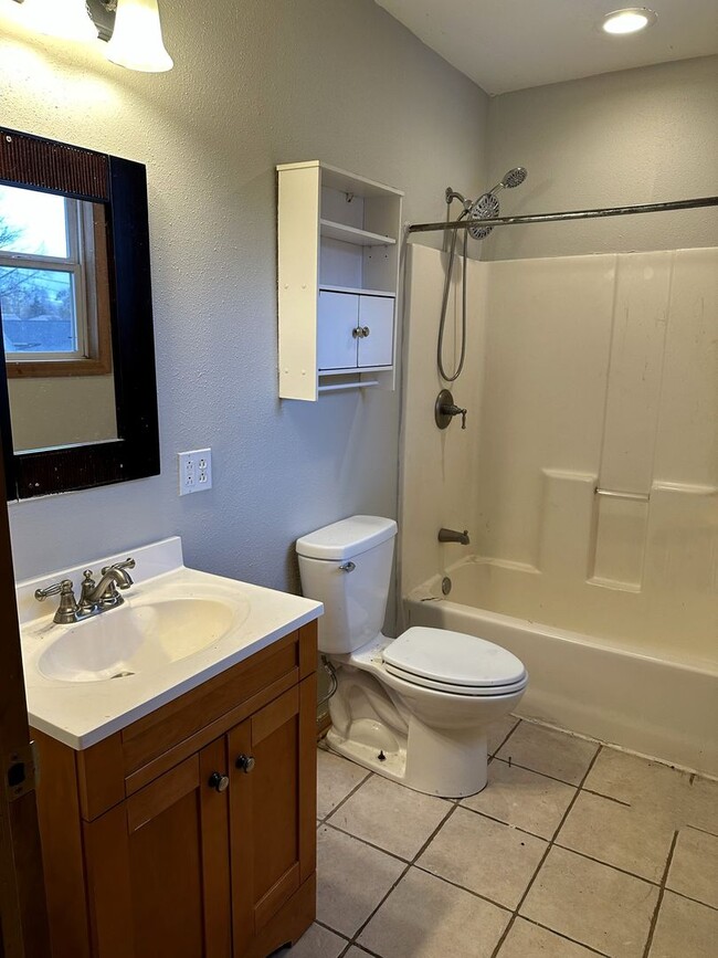 Building Photo - 3BR | 2BA | 1 Car Home in Whitewater