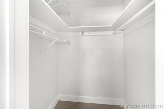 Building Photo - 477 NE 35th St