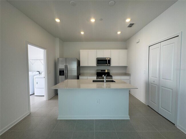 Building Photo - 2286 White Buffalo St