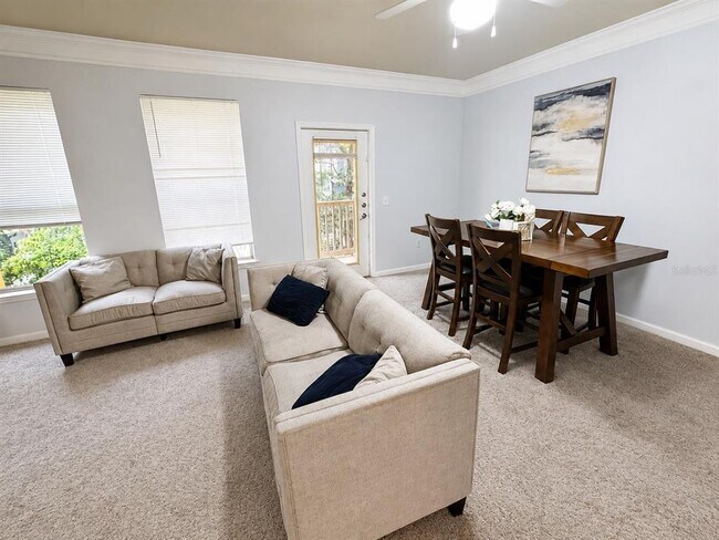Building Photo - 8848 Villa View Cir